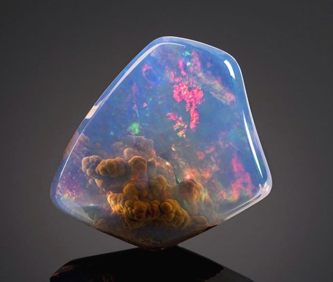 Luz Opal with Galaxy Inside