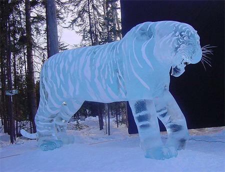 Wonderful-Creative-Ice-Sculptures-38